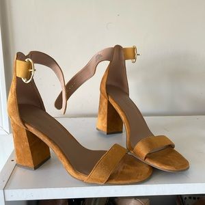 Beautiful Aerosole ‘Lawrence’ mustard yellow faux suede heels